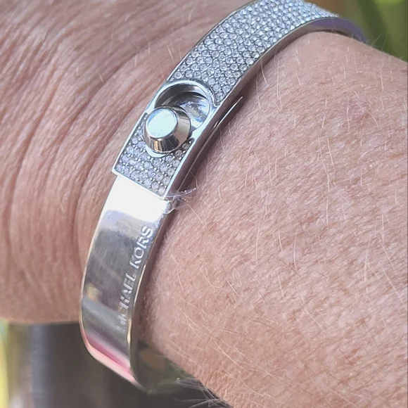 MICHAEL KORS DESIGNER SILVER RHINESTONE BRACELET - Picture 1 of 3